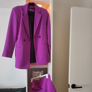 BOGO EVERYTHING $10 NWT Magenta shorts suit set